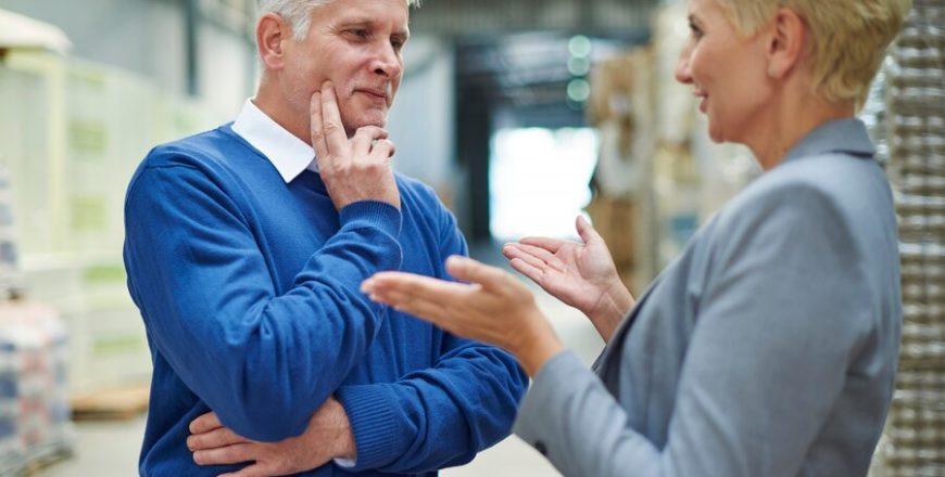 two-people-working-warehouse_329181-12799-870x440